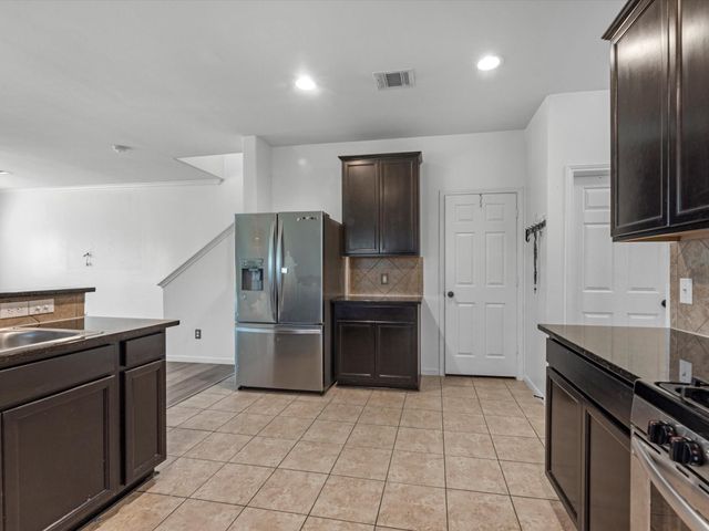 9207 Chloe Drive, Houston, TX 77044