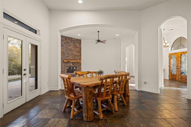 26150 Crown Ranch Boulevard, Montgomery, TX 77316