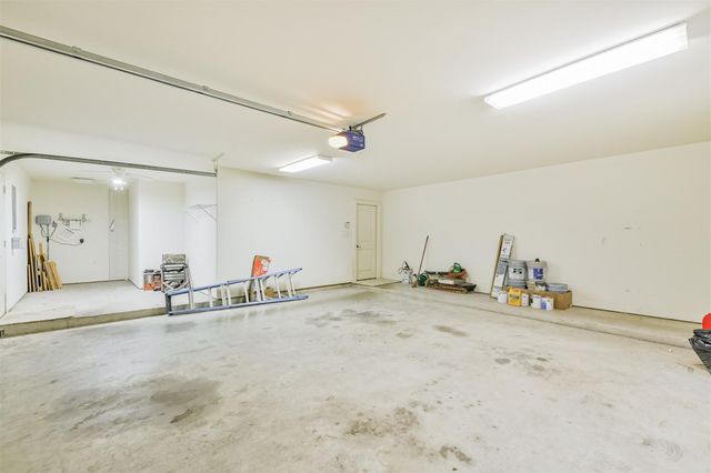 26150 Crown Ranch Boulevard, Montgomery, TX 77316