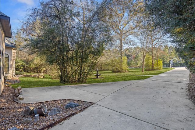 26150 Crown Ranch Boulevard, Montgomery, TX 77316