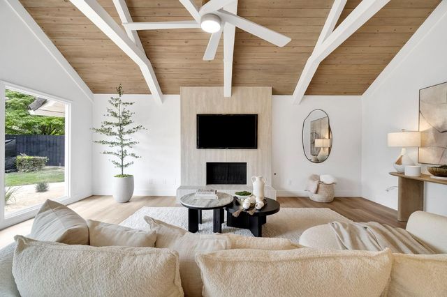 3737 W Minarets Avenue, Fresno, CA 93711