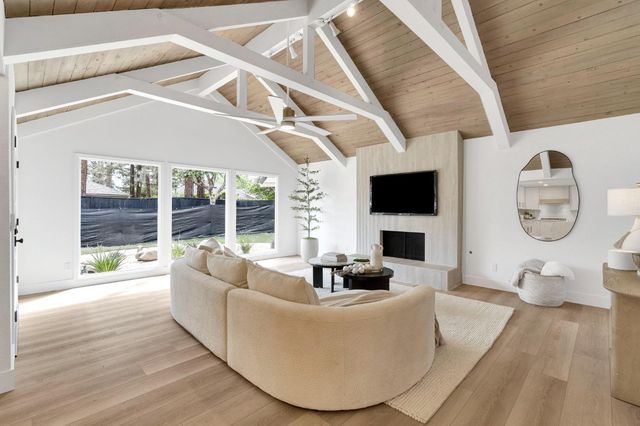 3737 W Minarets Avenue, Fresno, CA 93711