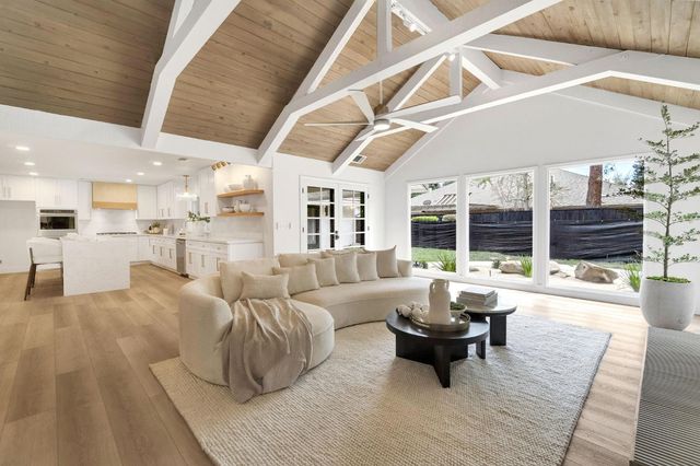 3737 W Minarets Avenue, Fresno, CA 93711