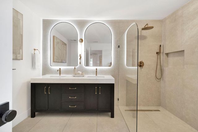 3737 W Minarets Avenue, Fresno, CA 93711