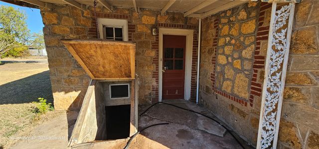 601 Main Street, Lawn, TX 79530