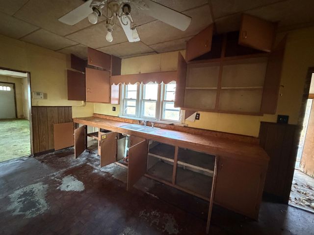 1626 Territorial Road, Benton Harbor City, MI 49022