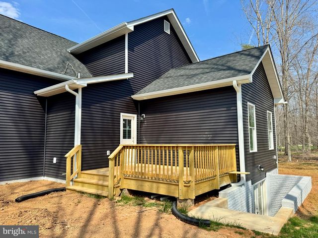 639 NOAHS LANDING DR, Bumpass, VA 23024