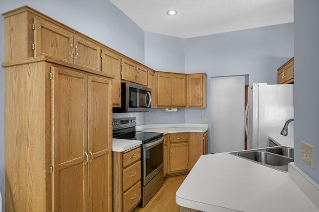 4125 Arbor Lane, Eagan, MN 55122