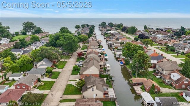 22470 Wildwood Street, St. Clair Shores, MI 48081