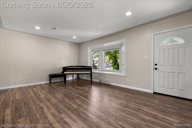 22470 Wildwood Street, St. Clair Shores, MI 48081