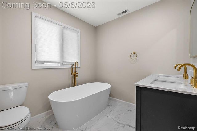 22470 Wildwood Street, St. Clair Shores, MI 48081