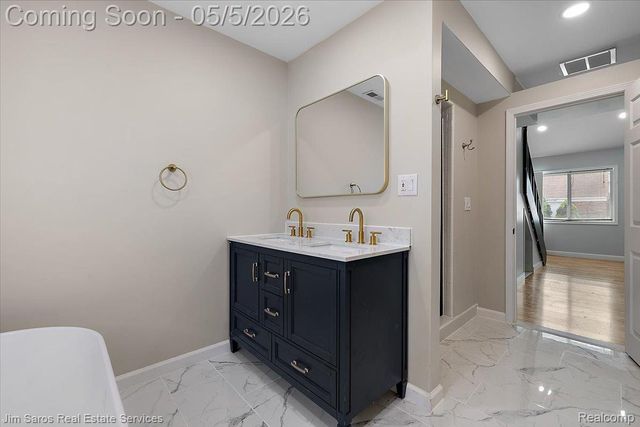 22470 Wildwood Street, St. Clair Shores, MI 48081