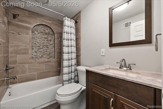 22470 Wildwood Street, St. Clair Shores, MI 48081