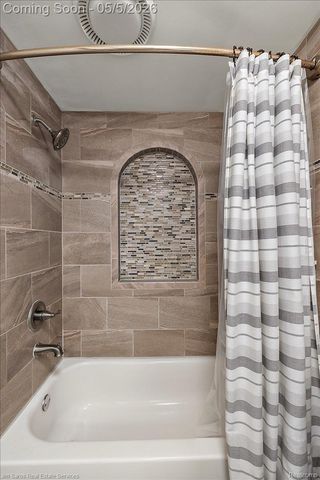 22470 Wildwood Street, St. Clair Shores, MI 48081