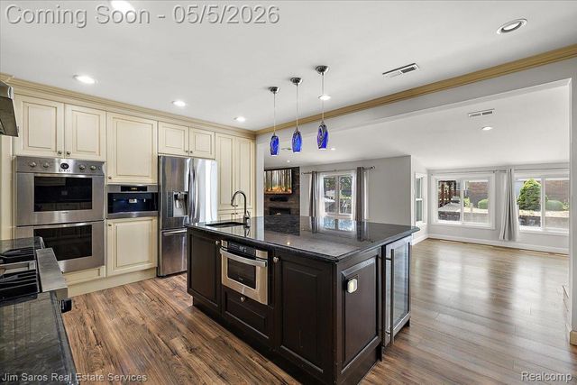 22470 Wildwood Street, St. Clair Shores, MI 48081