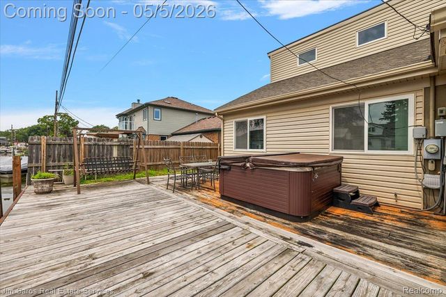 22470 Wildwood Street, St. Clair Shores, MI 48081