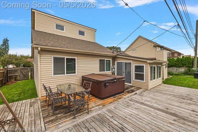 22470 Wildwood Street, St. Clair Shores, MI 48081