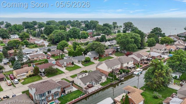 22470 Wildwood Street, St. Clair Shores, MI 48081