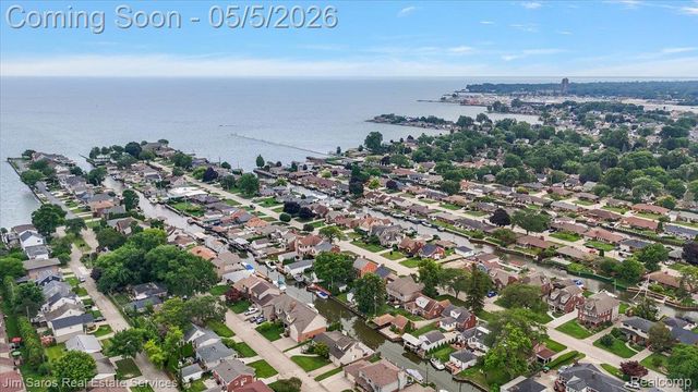 22470 Wildwood Street, St. Clair Shores, MI 48081
