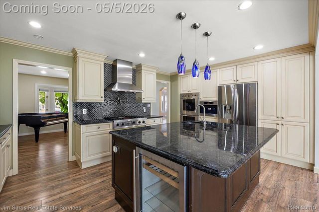 22470 Wildwood Street, St. Clair Shores, MI 48081