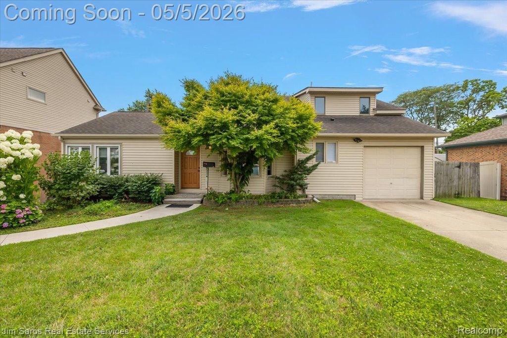 22470 Wildwood Street, St. Clair Shores, MI 48081