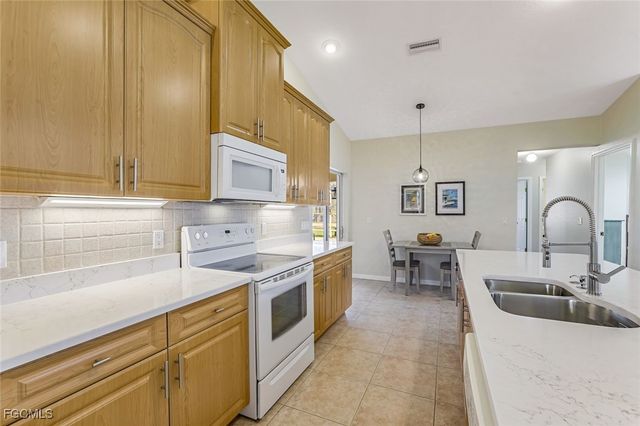 2931 NW 18th TER, Cape Coral, FL 33993