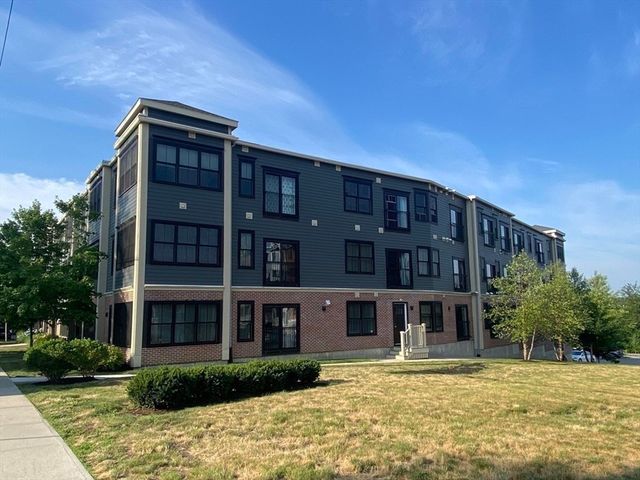 9 Independence Ave 307, Braintree, MA 02184