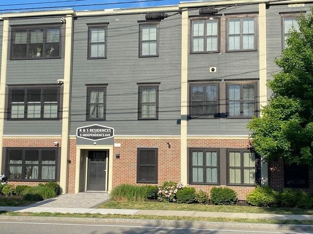 9 Independence Ave 307, Braintree, MA 02184