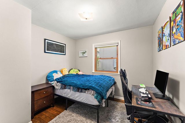 239 18th Avenue S, South Saint Paul, MN 55075