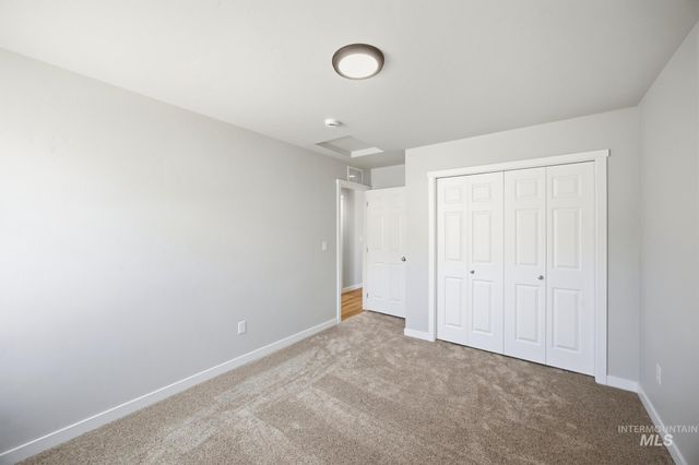 7116 E Marble Springs Dr, Nampa, ID 83687