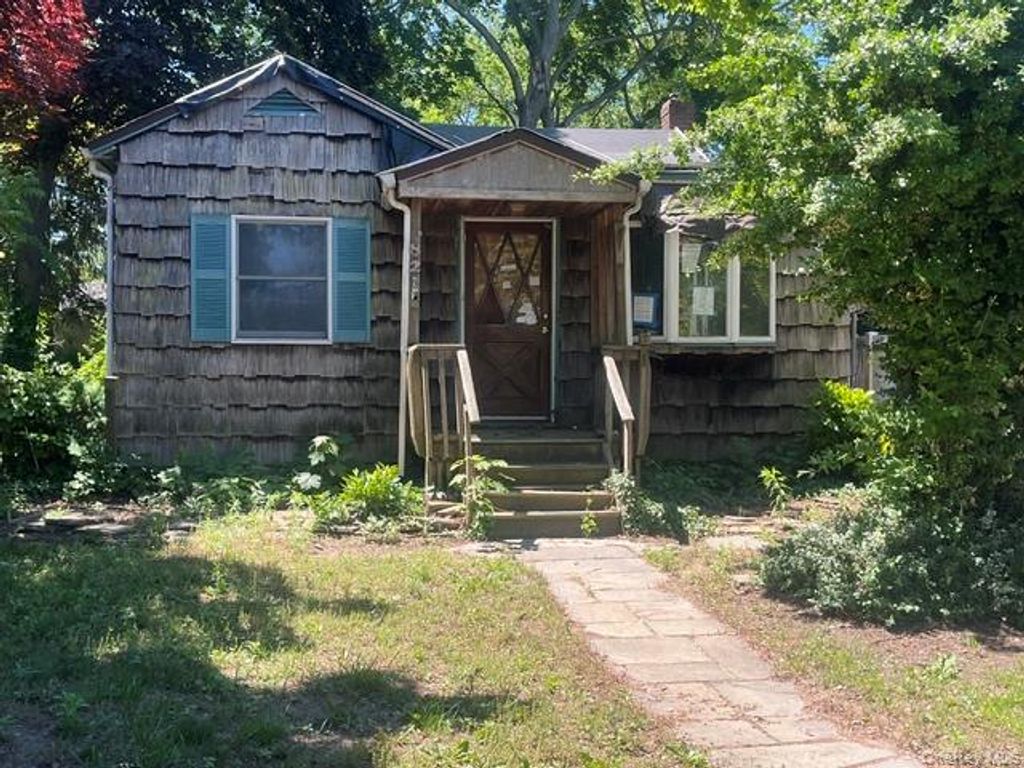 82 4th Street, Lake Ronkonkoma, NY 11779 — exterior
