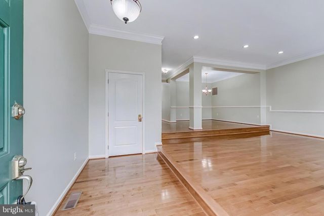 43619 PICKETTS CORNER TER, Ashburn, VA 20148