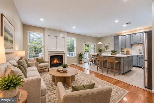 43619 PICKETTS CORNER TER, Ashburn, VA 20148