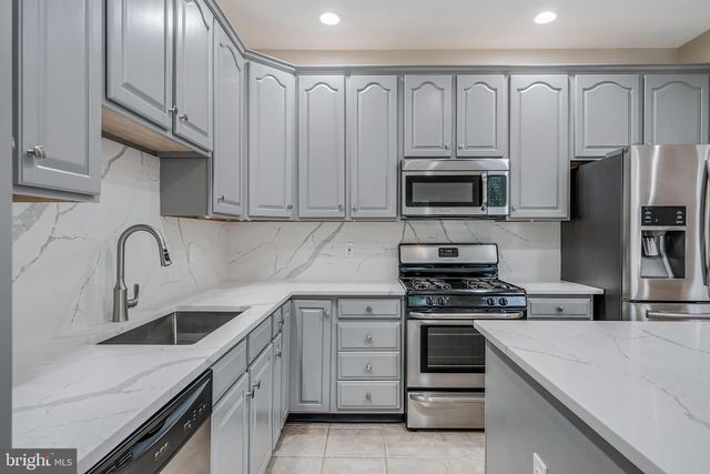 43619 PICKETTS CORNER TER, Ashburn, VA 20148