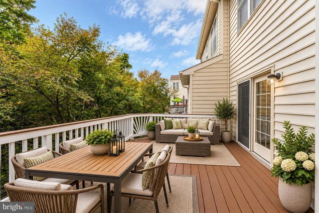 43619 PICKETTS CORNER TER, Ashburn, VA 20148