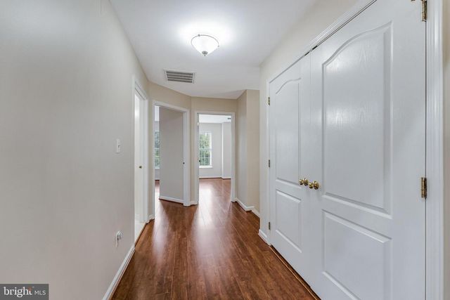 43619 PICKETTS CORNER TER, Ashburn, VA 20148