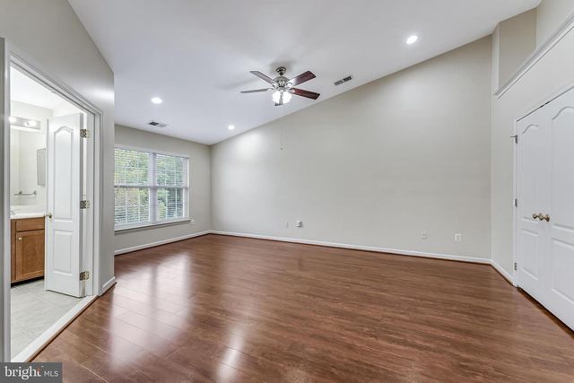 43619 PICKETTS CORNER TER, Ashburn, VA 20148