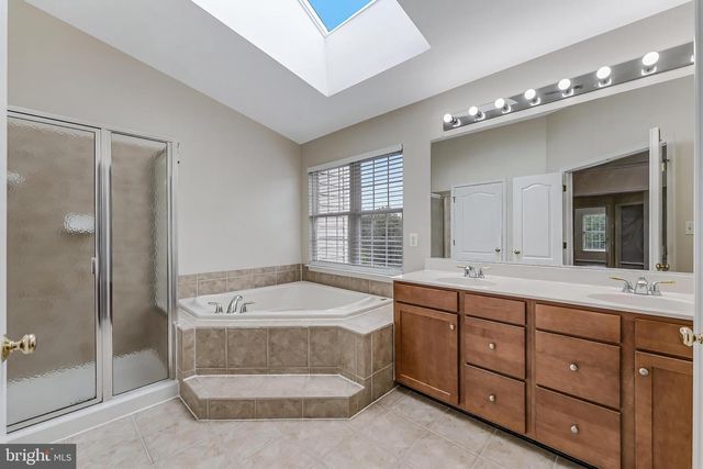 43619 PICKETTS CORNER TER, Ashburn, VA 20148