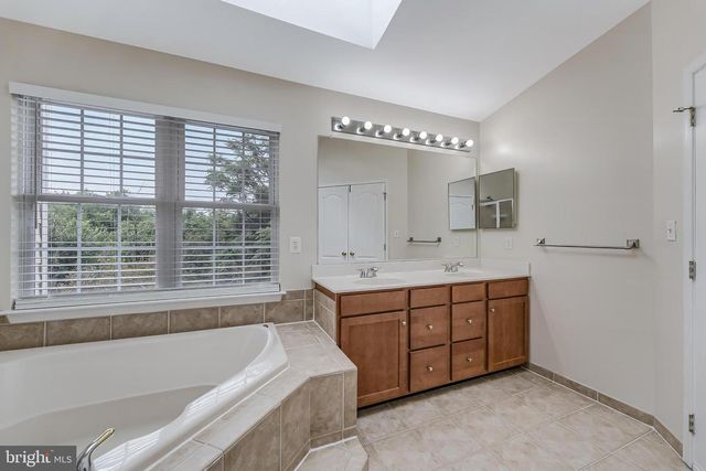 43619 PICKETTS CORNER TER, Ashburn, VA 20148