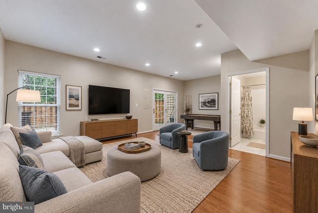 43619 PICKETTS CORNER TER, Ashburn, VA 20148