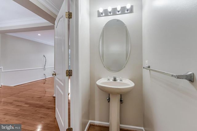43619 PICKETTS CORNER TER, Ashburn, VA 20148