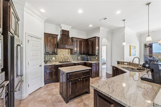 1605 SW Rosedale Avenue, Bentonville, AR 72713