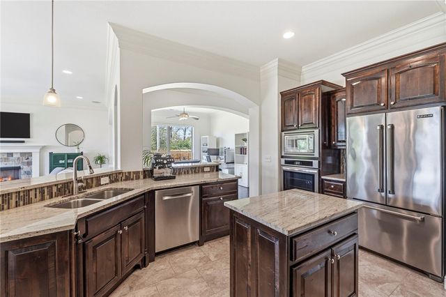 1605 SW Rosedale Avenue, Bentonville, AR 72713