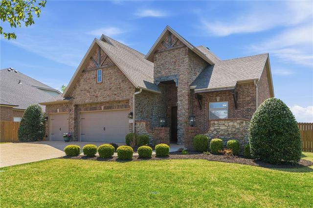 1605 SW Rosedale Avenue, Bentonville, AR 72713