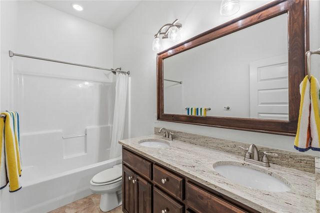1605 SW Rosedale Avenue, Bentonville, AR 72713
