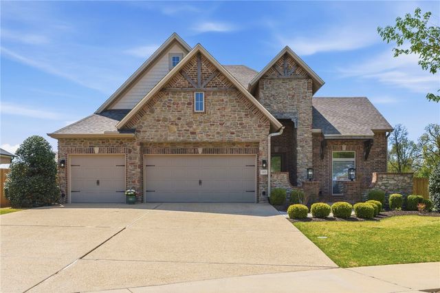 1605 SW Rosedale Avenue, Bentonville, AR 72713