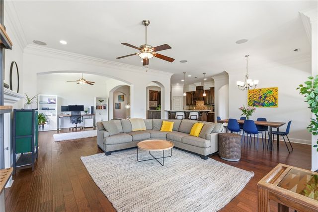 1605 SW Rosedale Avenue, Bentonville, AR 72713