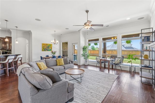 1605 SW Rosedale Avenue, Bentonville, AR 72713
