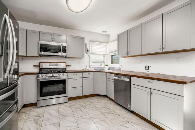 4616 Berry Road, Kansas City, KS 66106