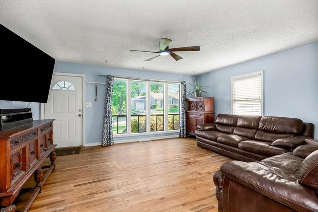 4616 Berry Road, Kansas City, KS 66106